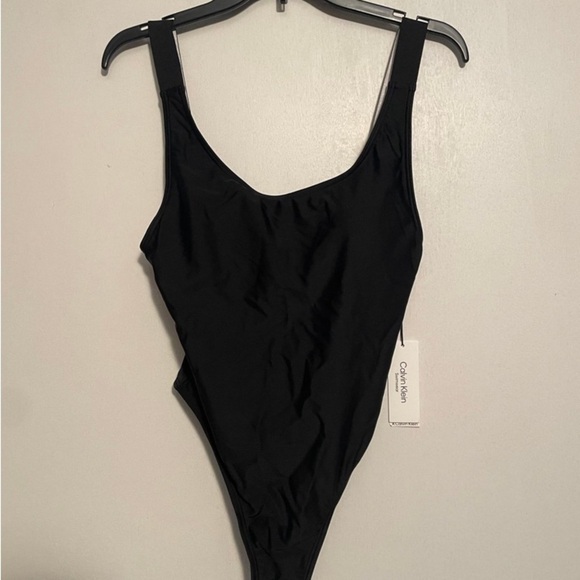 Calvin Klein Women's Classic Over The Shoulder One Piece Swimsuit NWT size M - Picture 5 of 8